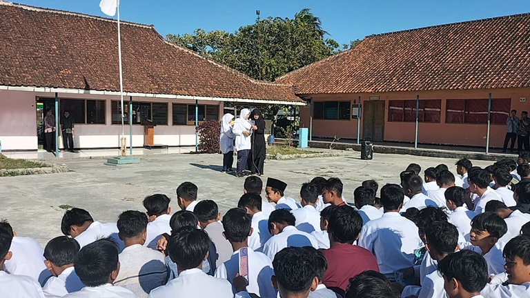Membangkitkan LitNum melalui kegiatan Readhaton